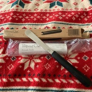 Pampered Chef avocado peeler
